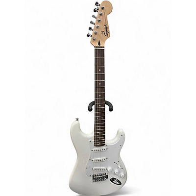 ギター Squier by Fender Bullet Stratocaster Squier Bullet Strat with Tremolo Arctic White | Guitar Center