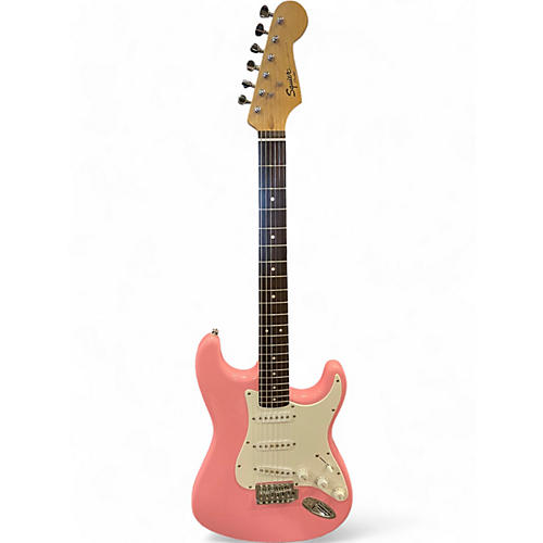 Squier Used Squier Bullet Stratocaster Bubblegum pink Solid Body Electric Guitar Bubblegum pink