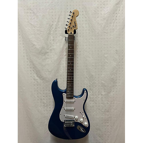 Squier Used Squier Bullet Stratocaster Lake Placid Blue Solid Body Electric Guitar Lake Placid Blue