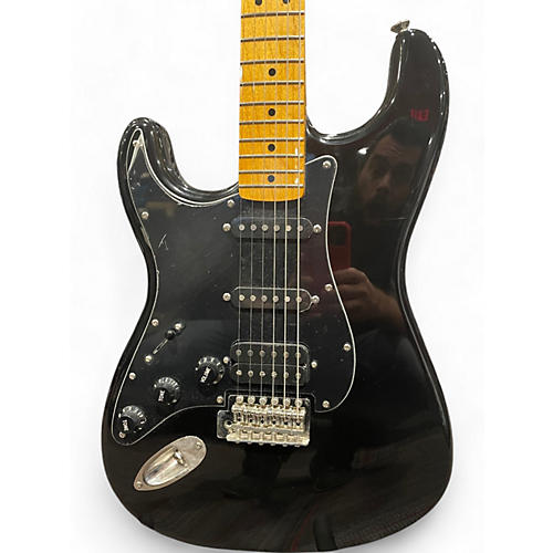 Squier Used Squier Classic Vibe 1970S Stratocaster Left Handed Black Solid Body Electric Guitar Black