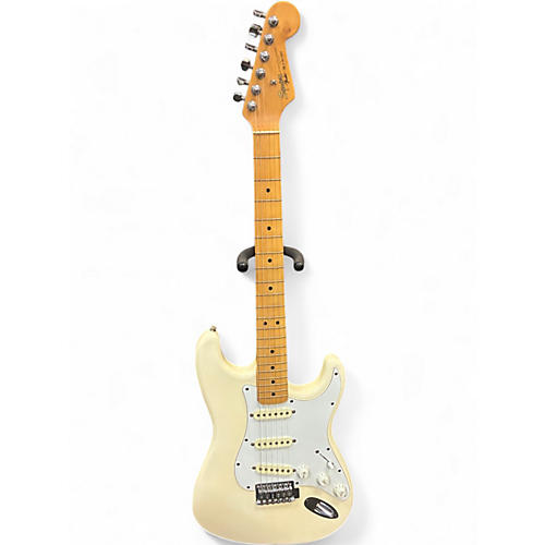 Used Squier Standard Stratocaster Arctic White Solid Body Electric Guitar Arctic White