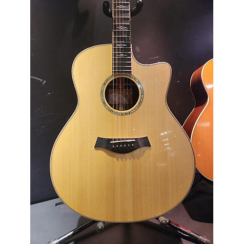 Taylor Used Taylor Custom GO Natural Acoustic Guitar Natural