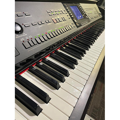 Yamaha Used Yamaha Clavinova CVP-303 Digital Piano