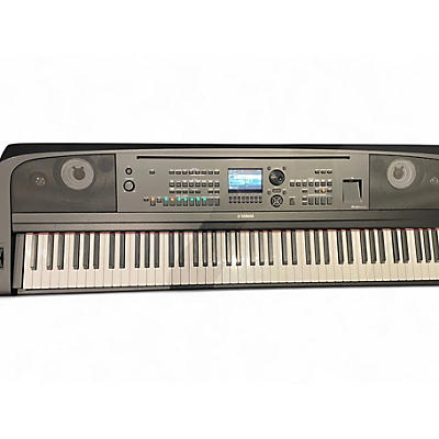 Used Yamaha DGX-670 88-Key w/stand and bench Portable Keyboard