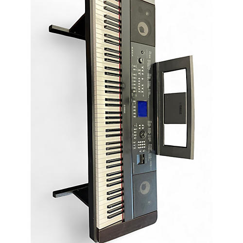 Used Yamaha DGX650 88 Key Portable Keyboard