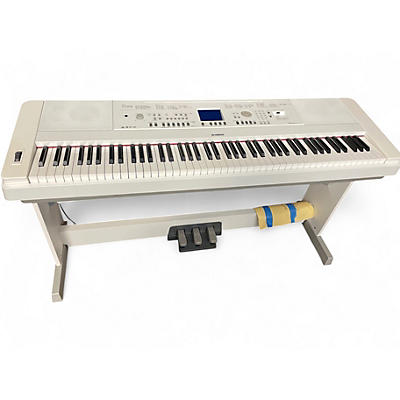 Used Yamaha DGX650 88 Key Portable Keyboard