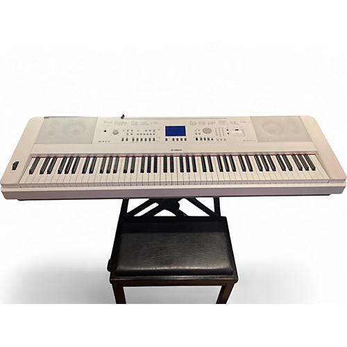 Yamaha Used Yamaha DGX650 88 Key White Keyboard Workstation