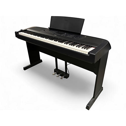 Used Yamaha DGX670 Digital Piano
