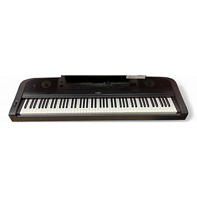 Used Yamaha DGX670 Keyboard Workstation