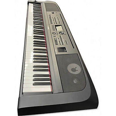 Used Yamaha DGX670 Keyboard Workstation