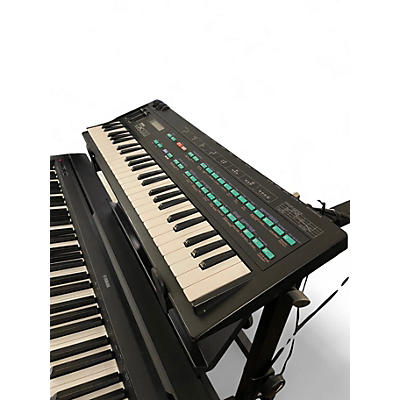 Used Yamaha DX100 Synthesizer