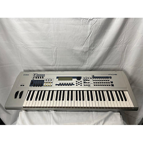 Yamaha Used Yamaha MO6 61 Key Keyboard Workstation