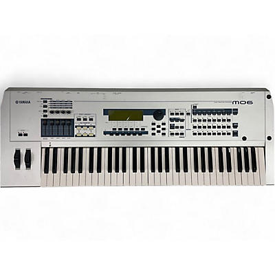 Used Yamaha MO6 Keyboard Workstation