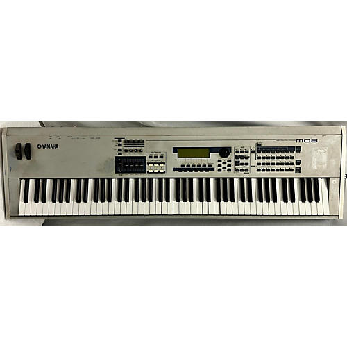 Yamaha Used Yamaha MO8 88 Key Keyboard Workstation