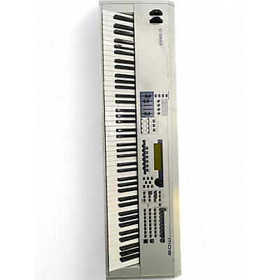 Yamaha Used Yamaha MO8 88 Key Keyboard Workstation