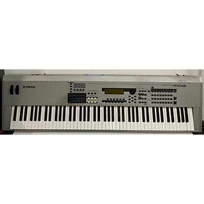 Yamaha Used Yamaha MO8 88 Key Keyboard Workstation