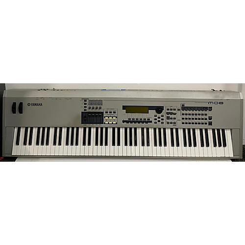 Yamaha Used Yamaha MO8 88 Key Keyboard Workstation