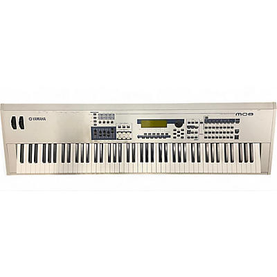 Used Yamaha MO8 88 Key Keyboard Workstation