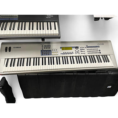 Used Yamaha MO8 88 Key Keyboard Workstation