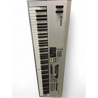 Used Yamaha MO8 88 Key Keyboard Workstation