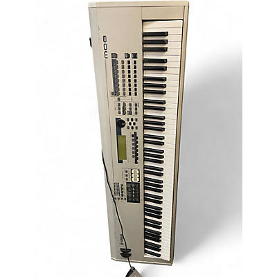 Used Yamaha MO8 88 Key Keyboard Workstation