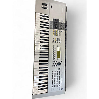 Used Yamaha MOTIF 6 Keyboard Workstation