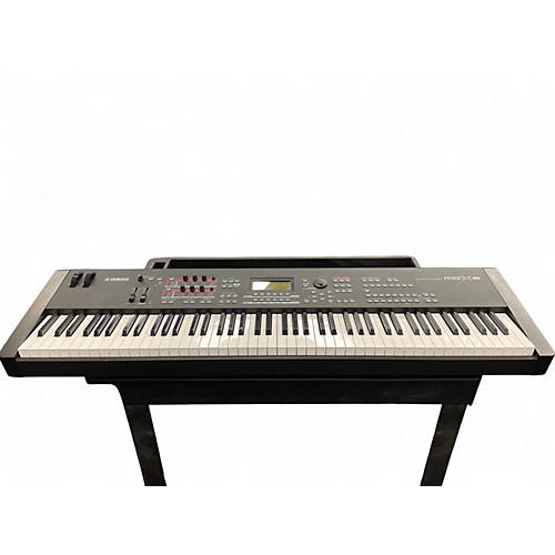 Used Yamaha MOX8 88 Key Keyboard Workstation