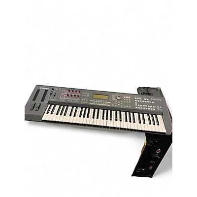 Used Yamaha MOXF6 61 Key Keyboard Workstation