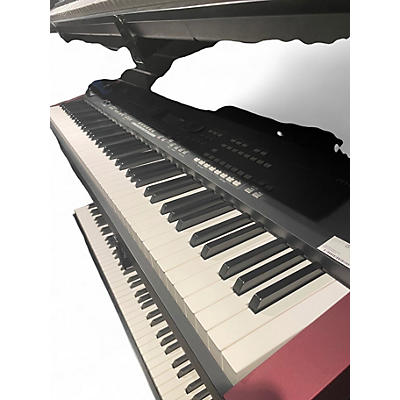 Used Yamaha MOXF8 88 Key Keyboard Workstation