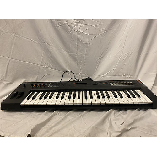 Yamaha Used Yamaha MX49 49 Key Keyboard Workstation