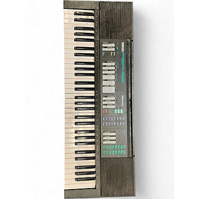 Used Yamaha PSR32 61 Key Synthesizer
