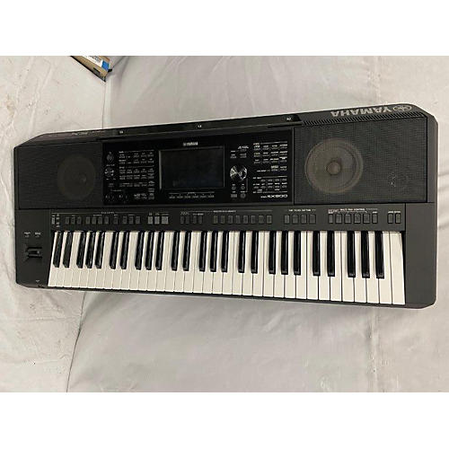 Yamaha Used Yamaha PSRS900 61 Key Arranger Keyboard