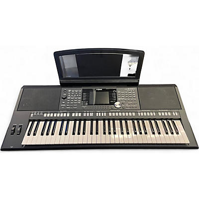 Used Yamaha PSRS950 61 Key Arranger Keyboard