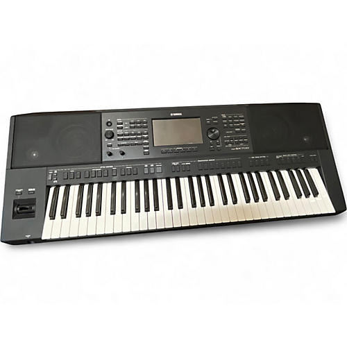 Used Yamaha PSRSX700 Arranger Keyboard