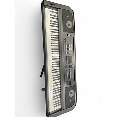 Used Yamaha dgx670 Digital Piano
