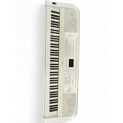 Used Yamaha dgx670 Portable Grand white