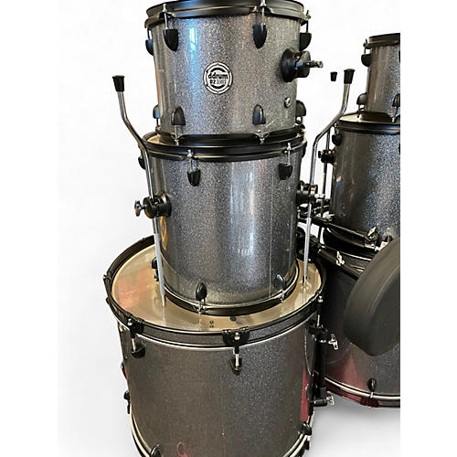 Used ddrum 8 Piece D2 Series Double Kick Silver Sparkle Drum Kit Silver Sparkle
