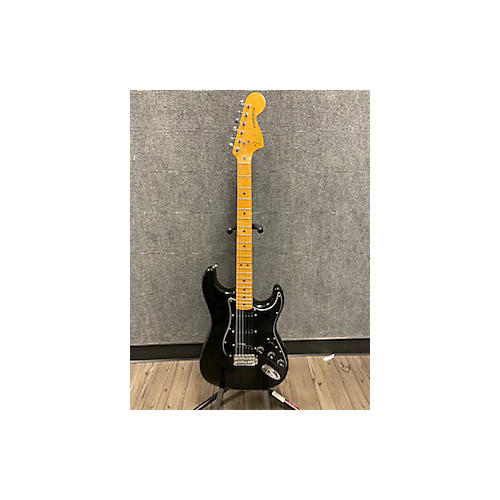 Fender Vintage 1980 Fender 1980 Fender Stratocaster Black OHSC Black Solid Body Electric Guitar Black