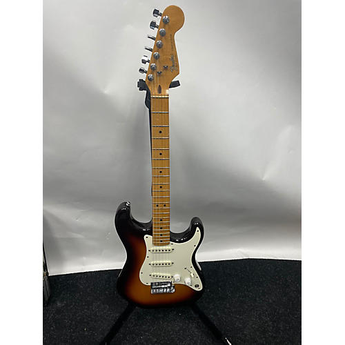 Fender Vintage 1983 Fender Standard 2 Knob Stratocaster Sunburst Solid Body Electric Guitar Sunburst