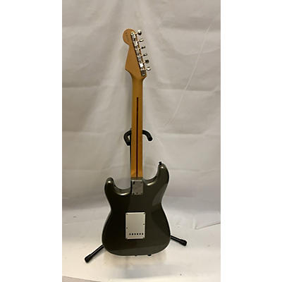 Fender Vintage 1989 Fender Artist Series Eric Clapton Stratocaster Silver Solid Body Electric Guitar