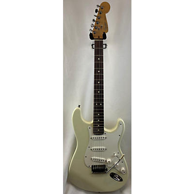 Fender Vintage 1993 Fender American Standard Stratocaster White Solid Body Electric Guitar