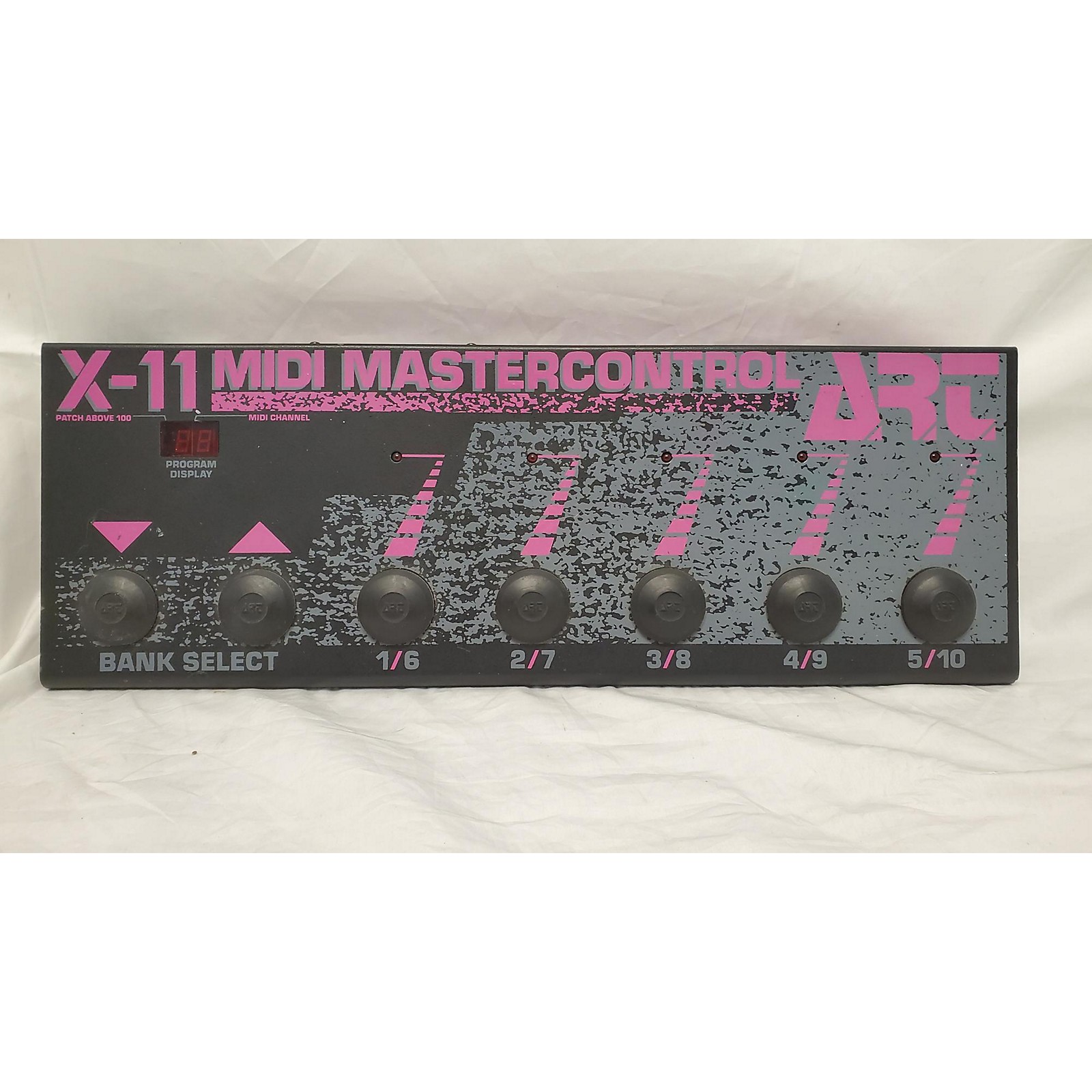 Art X11 MIDI MASTERCONTROL MIDI Foot Controller Musician's Friend