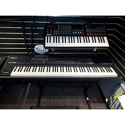Roland XV-88 Synthesizer